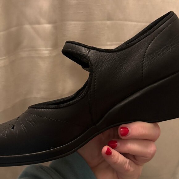 Aris Allen Dance Shoes - Black Leather Peep-Toe Mary-Jane Wedges, size 8.5 - Picture 5 of 5